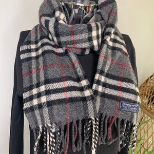Authentic Vintage Burberry scarf 🔴Sold 🔴